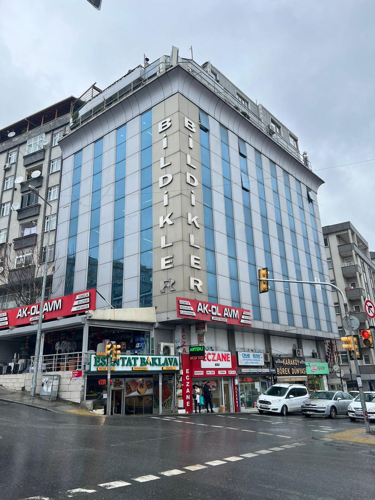 Elenora Princess Girl  Şirket Hayatı