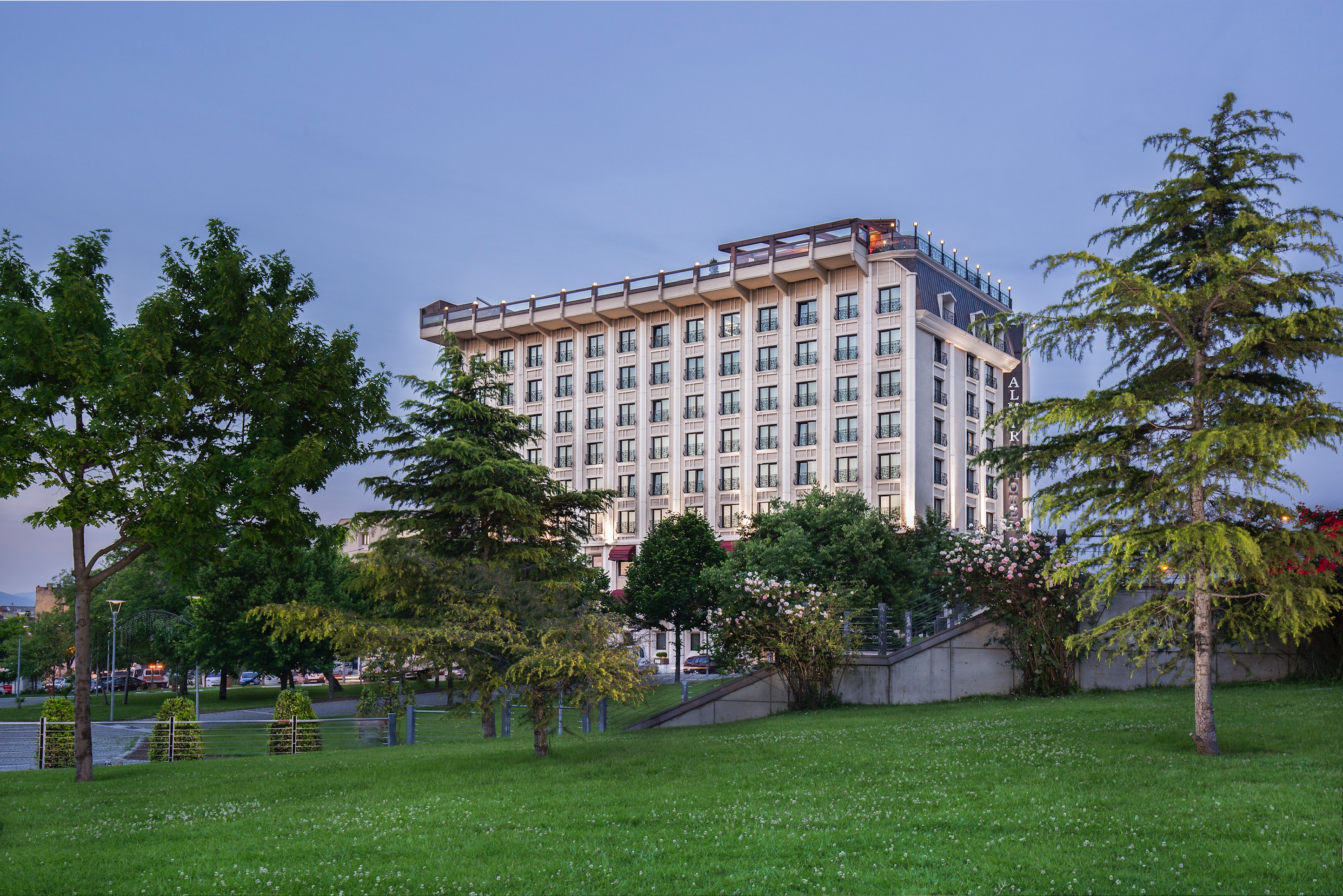 Almira Hotel Thermal Spa & Convention Center  Şirket Hayatı