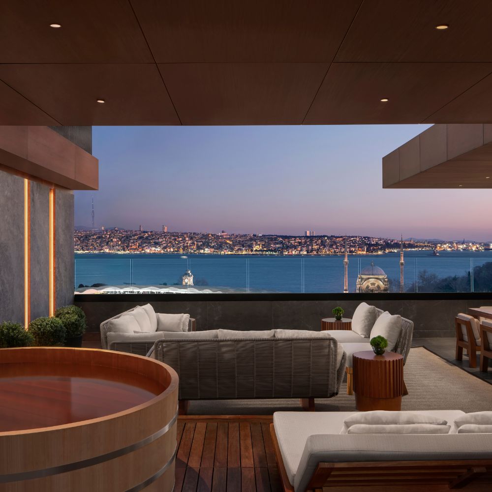 The Ritz- Carlton, Istanbul Şirket Hayatı