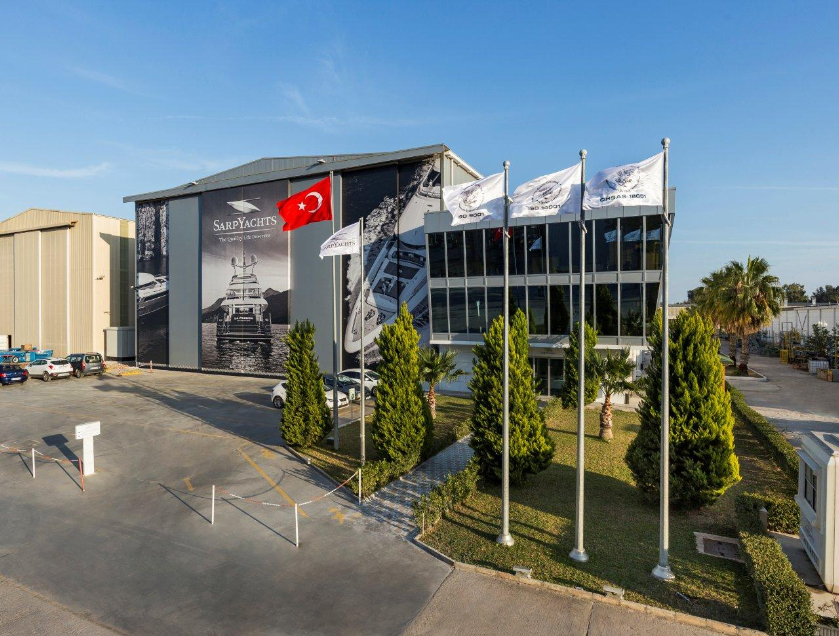 Sarp Yat Şirket Hayatı