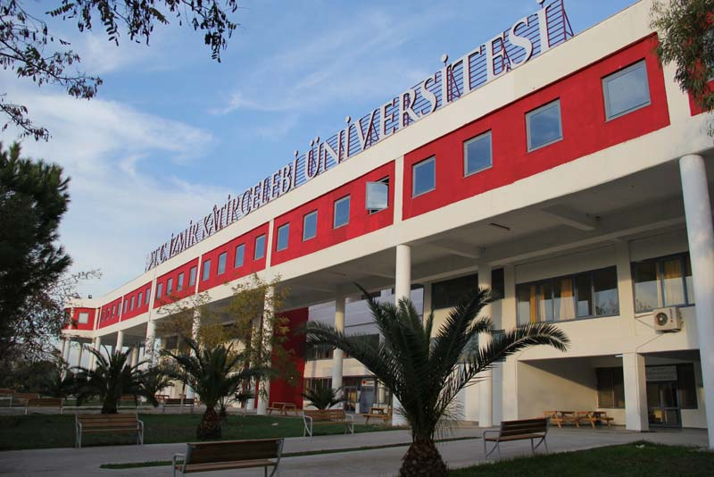 İzmir Katip Çelebi Üniversitesi Kampüs