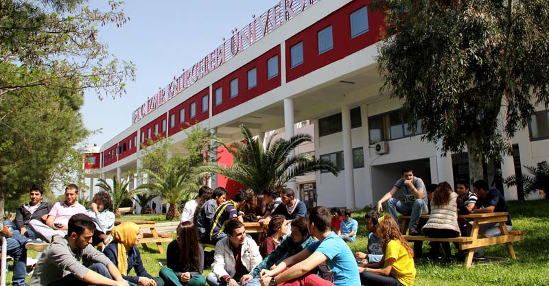 İzmir Katip Çelebi Üniversitesi Kampüs