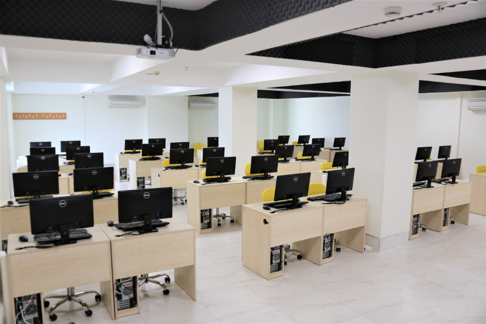 İzmir Kavram Meslek Yüksekokulu Şirket Hayatı