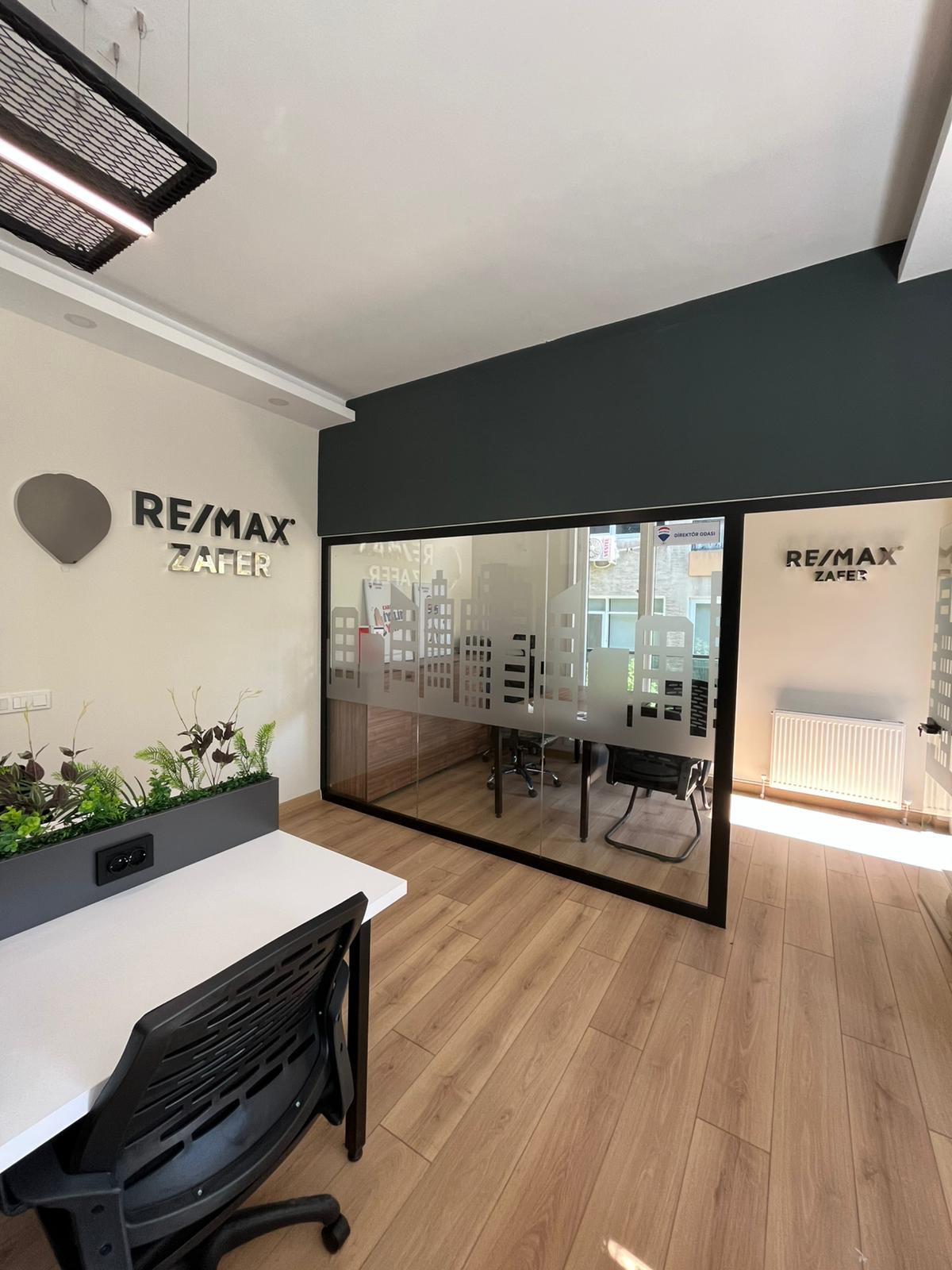 Kmg Grubu REMAX Zafer Şirket Hayatı
