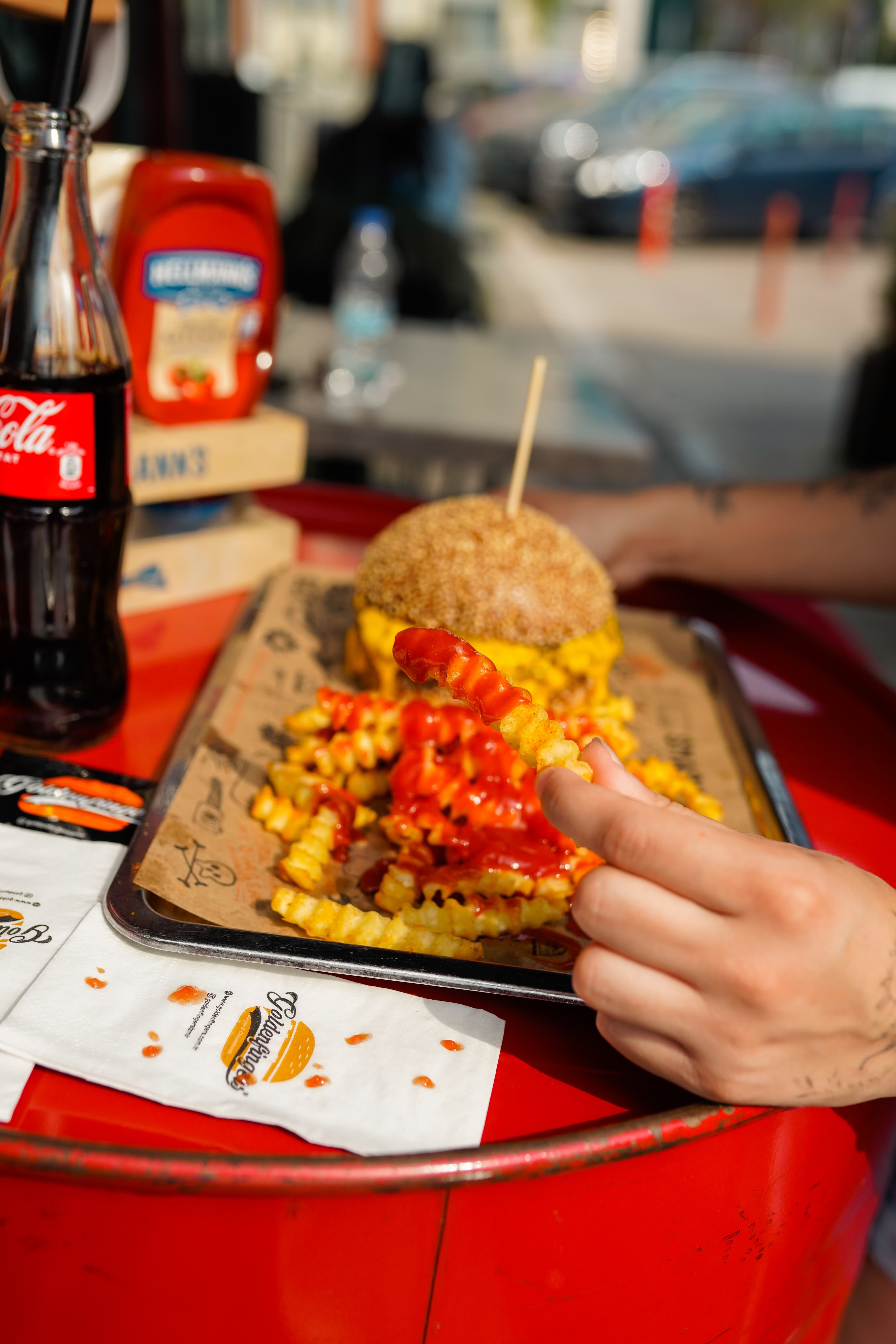 Goldenfingers Burger & Cheesesteak Şirket Hayatı