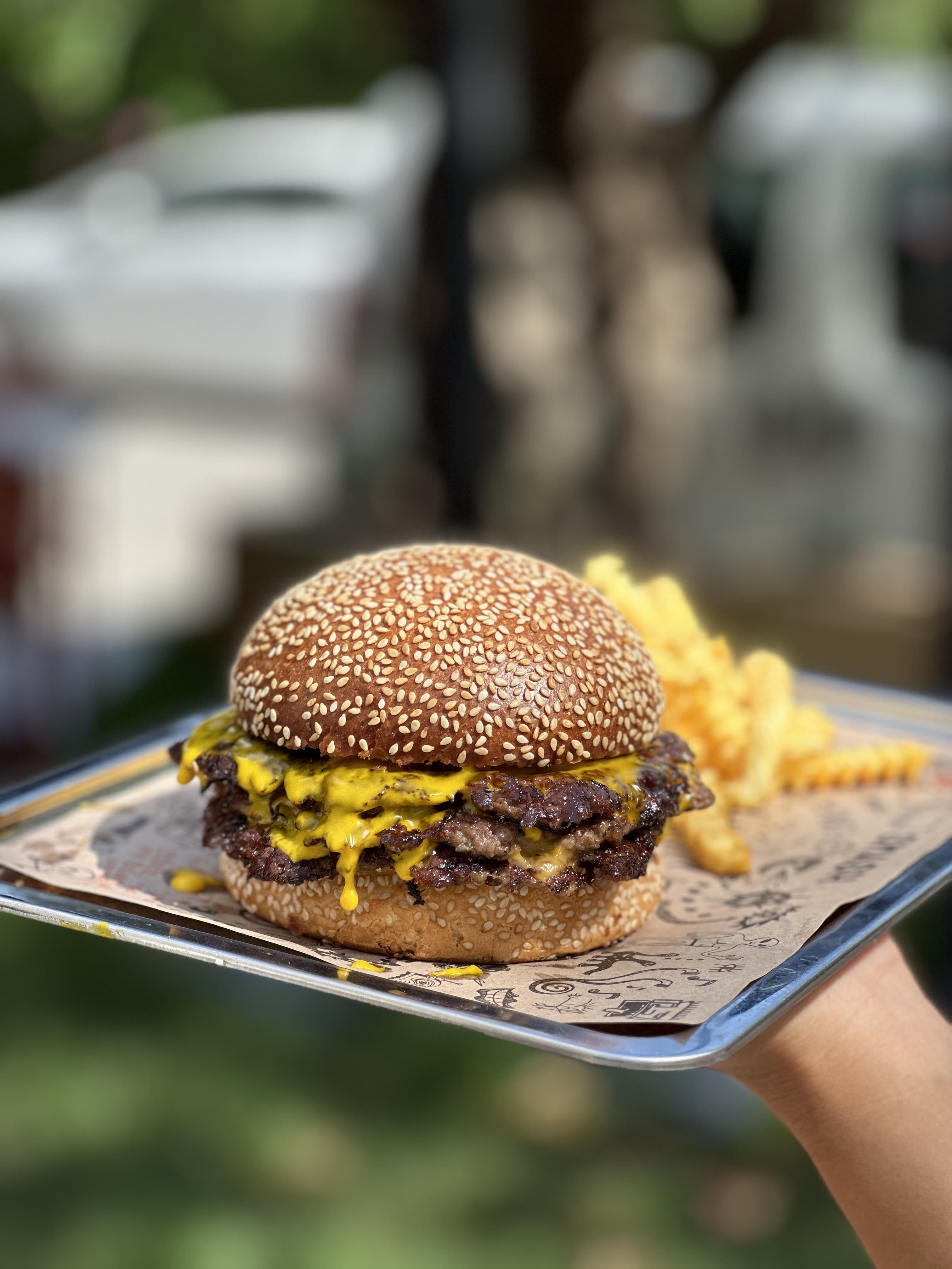 Goldenfingers Burger & Cheesesteak Şirket Hayatı