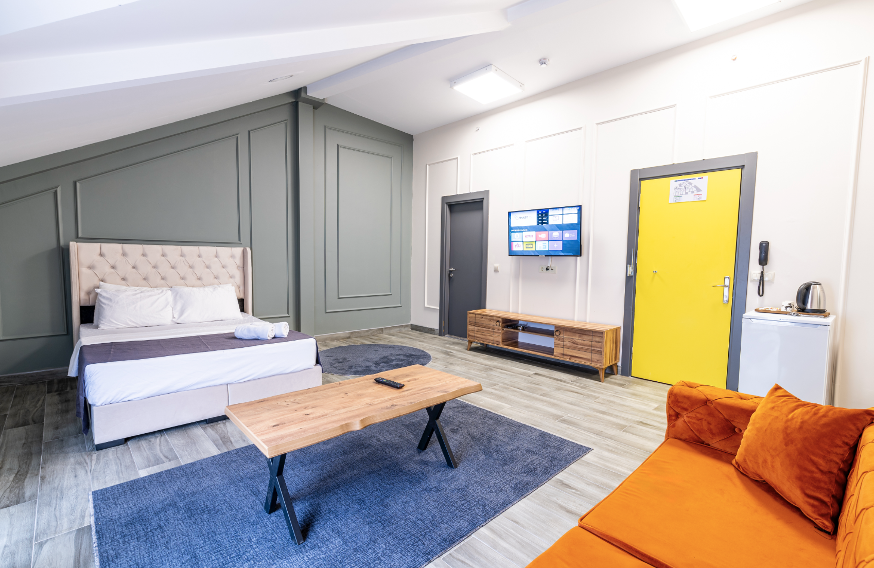 The Royal Luxury Hotel Şirket Hayatı